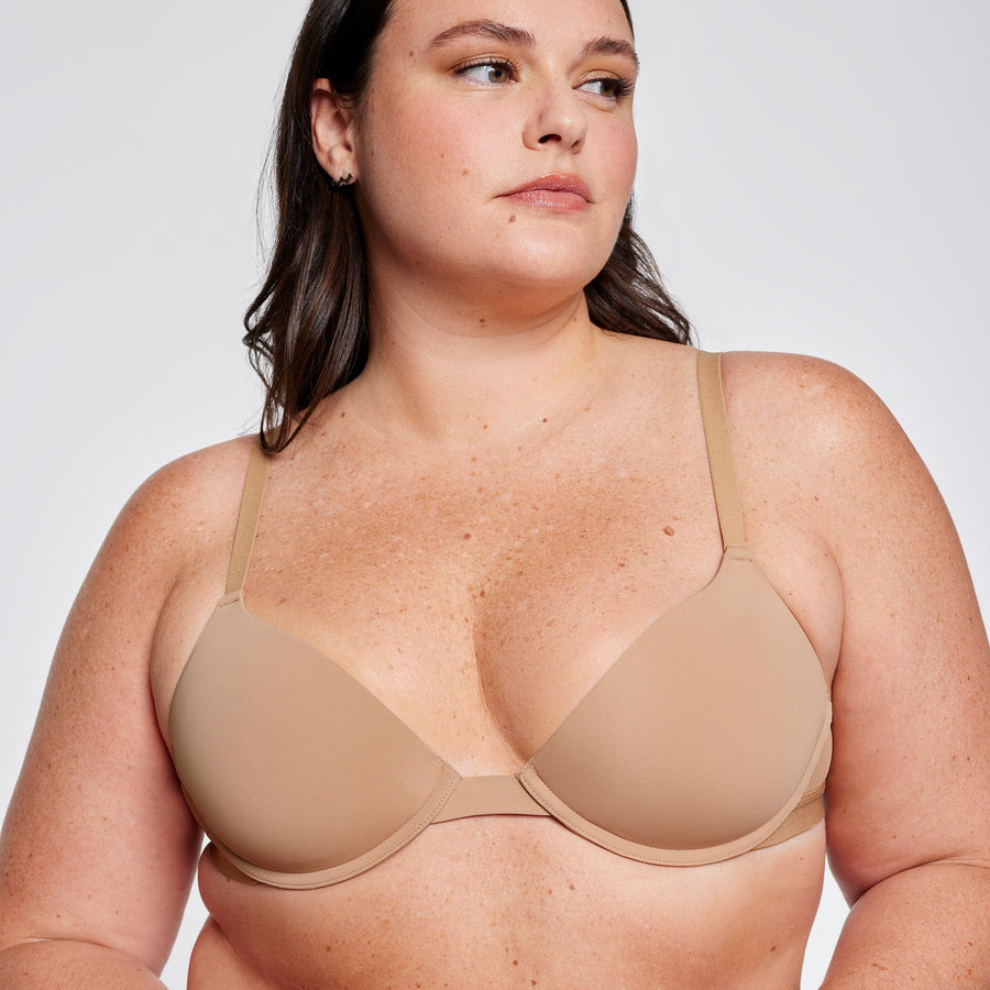 Kelsey wears 38B