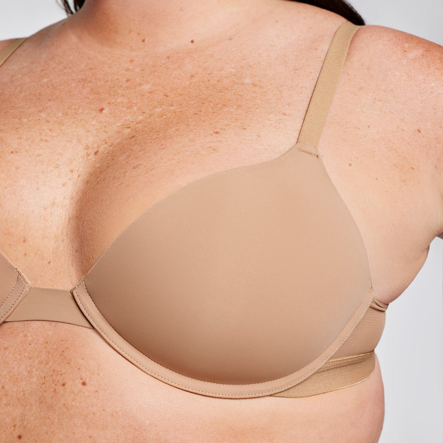 Kelsey wears 38B