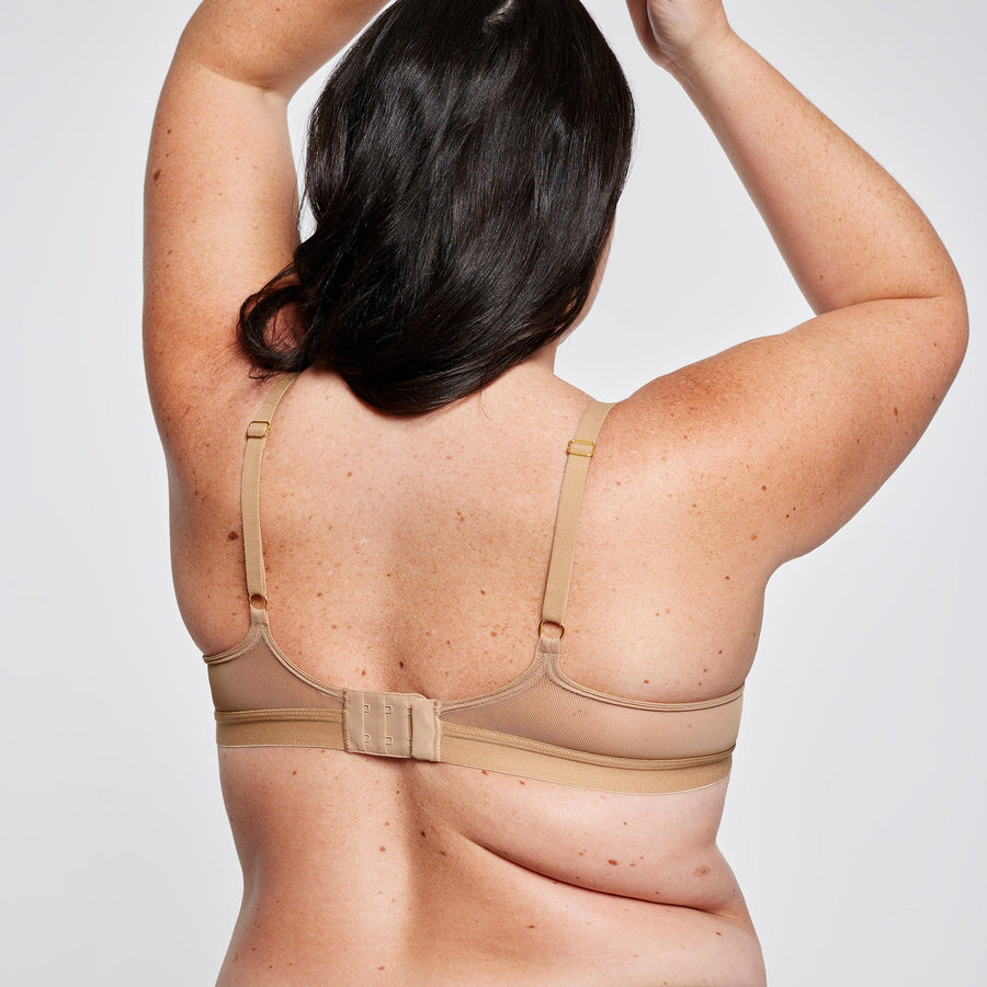 Kelsey wears 38B