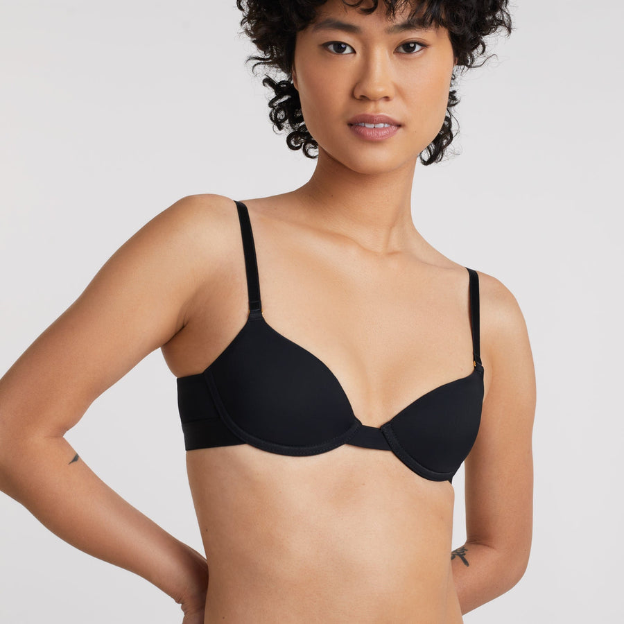Lok wears 30A