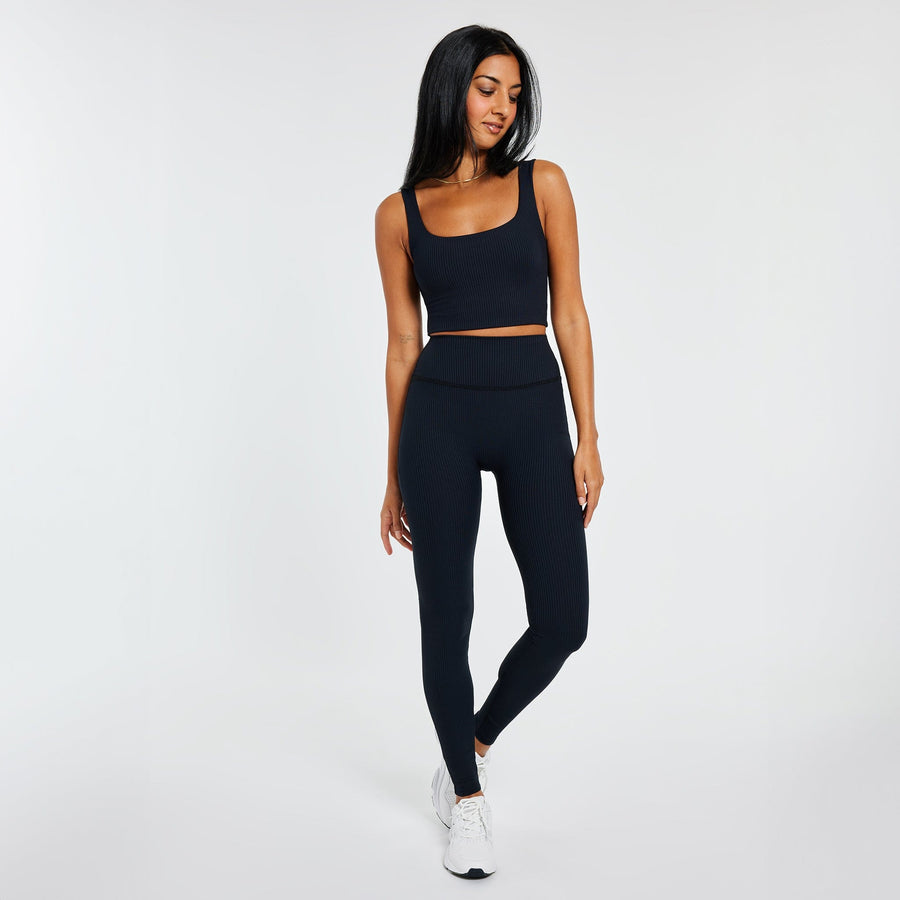 Model is 5'7