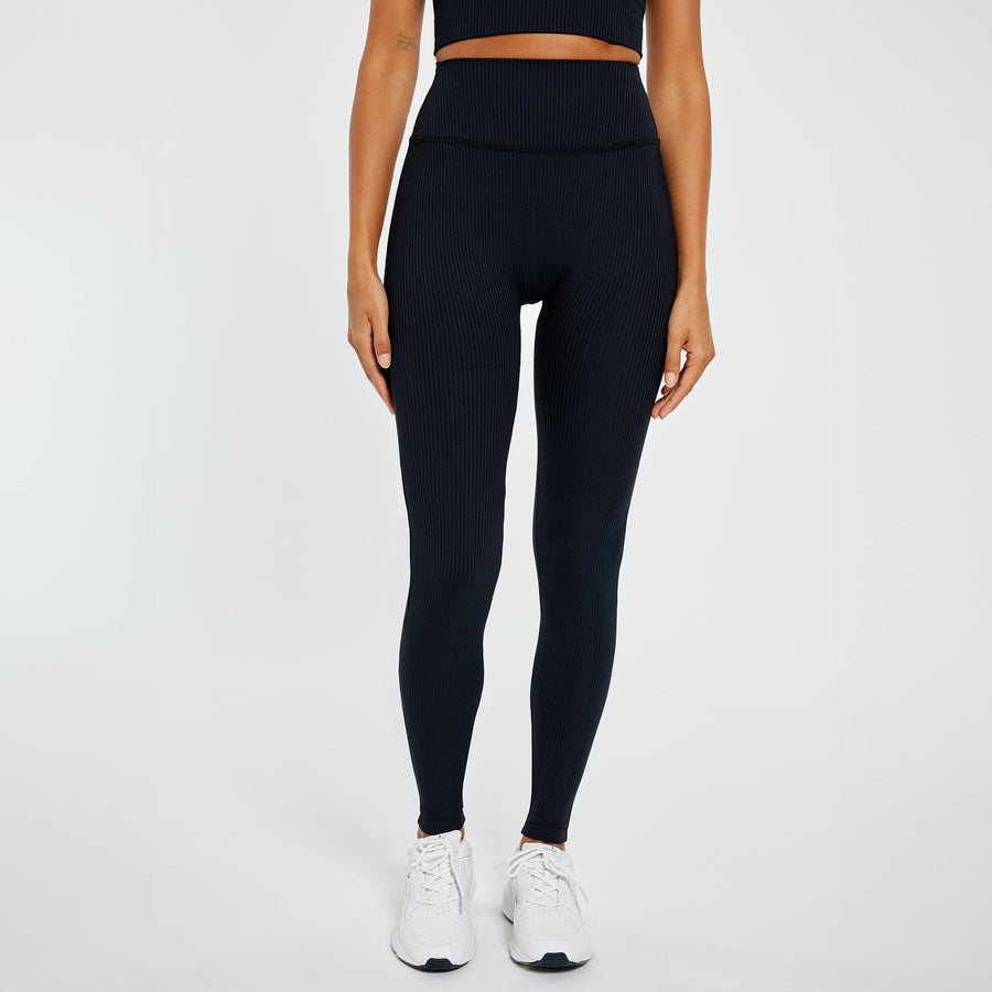 Model is 5'7