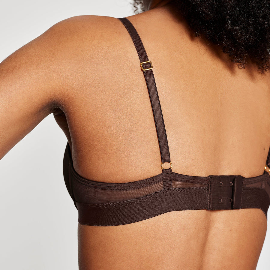 Abelise wears 32A