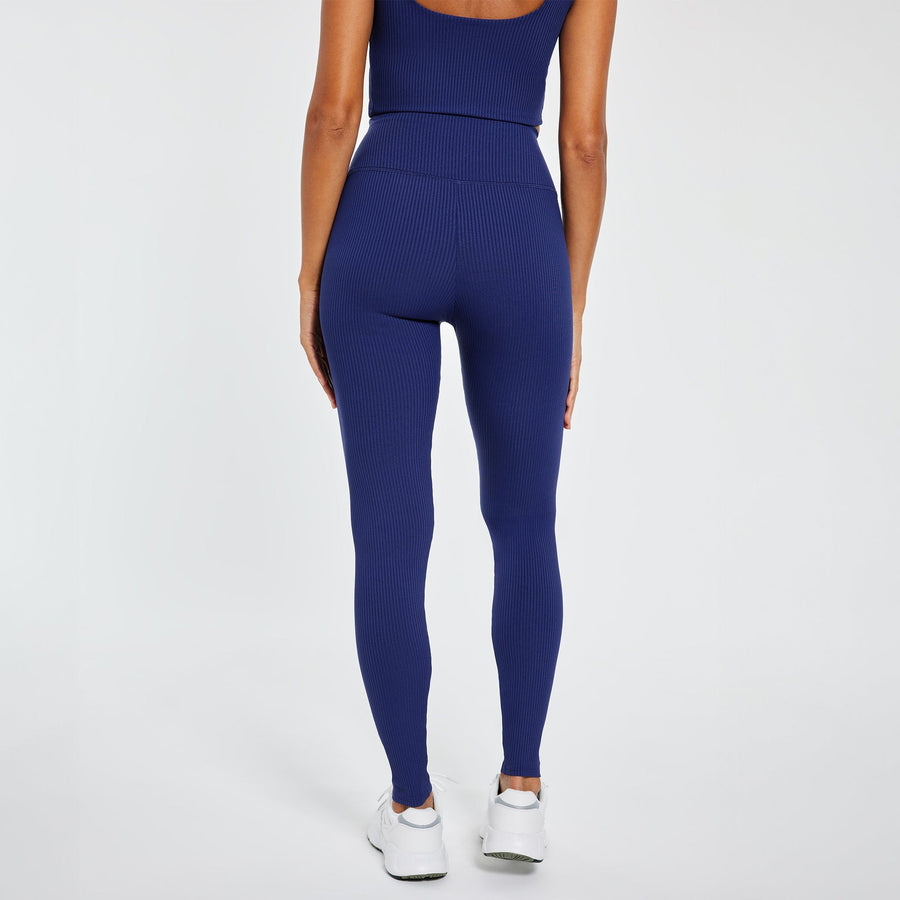 Model is 5'7