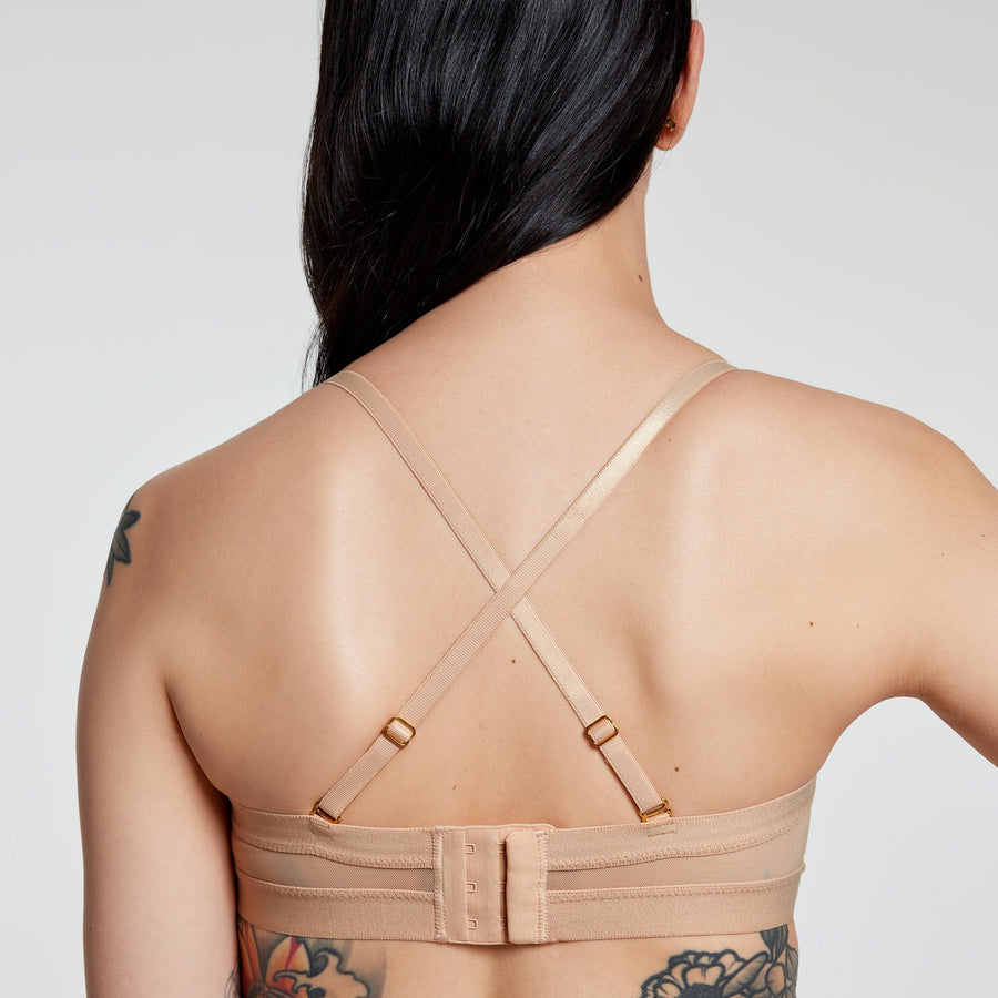 Amanda wears 32A