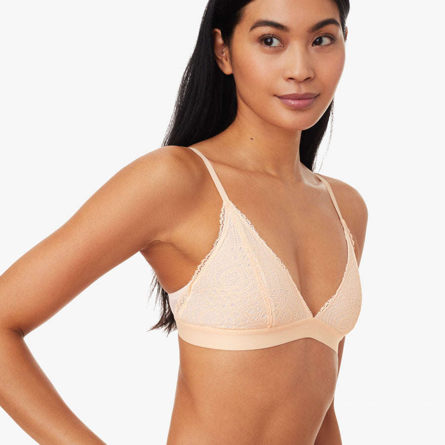 Aya wears XS