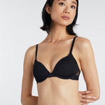 Cindy wears 30B