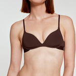 Carina wears 32A