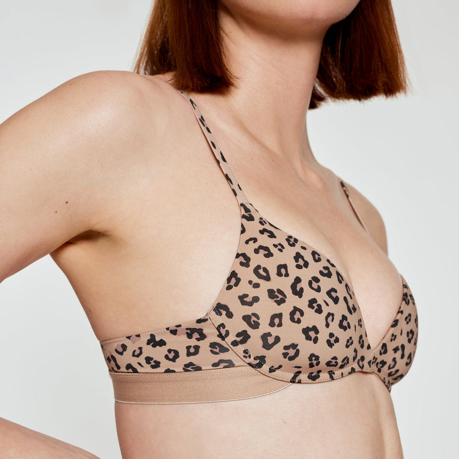 Carina wears 32A