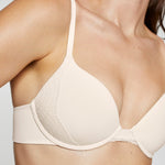 Dominique wears 34B
