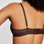Abelise wears 32A
