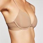 Cindy wears 30B