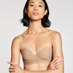 Cindy wears 30B