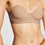 Cindy wears 30B