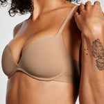 Keyshla wears 32B