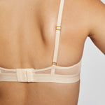 Dominique wears 34B