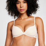 Keyshla wears 32B