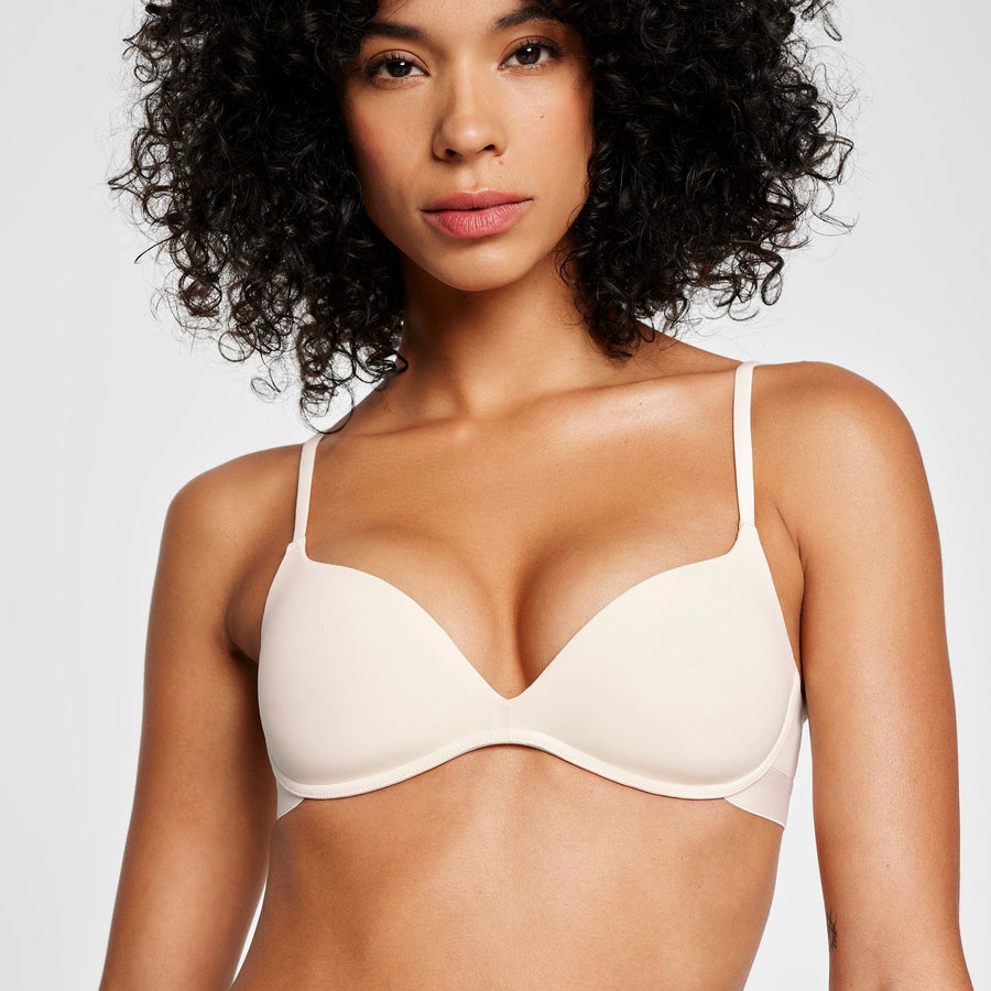 Keyshla wears 32B