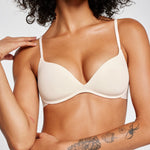 Keyshla wears 32B