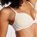 Keyshla wears 32B