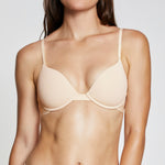 Dominique wears 34B