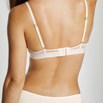 Dominique wears 34B